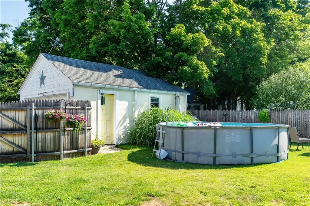 22 Deacon Avenue Warwick RI 02886