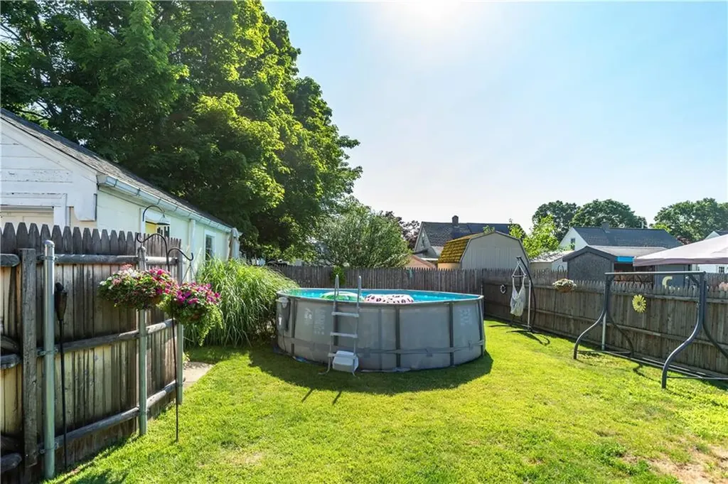22 Deacon Avenue Warwick RI 02886