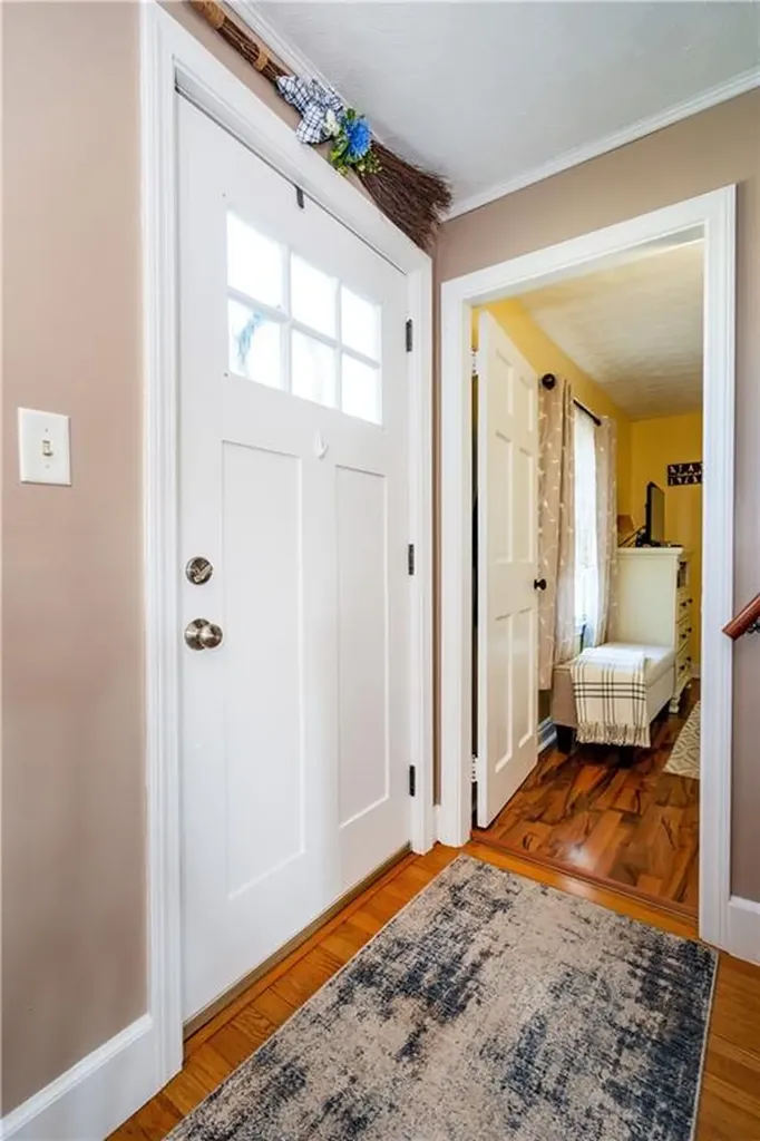 22 Deacon Avenue Warwick RI 02886