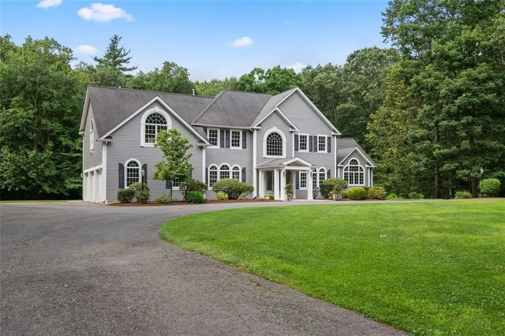 172 Little Pond County Road Cumberland RI 02864