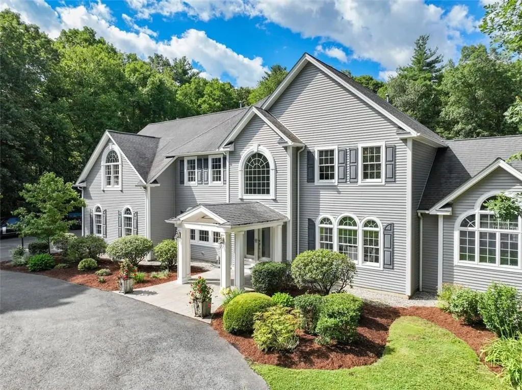 172 Little Pond County Road Cumberland RI 02864