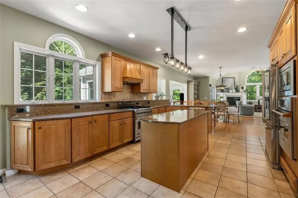 172 Little Pond County Road Cumberland RI 02864