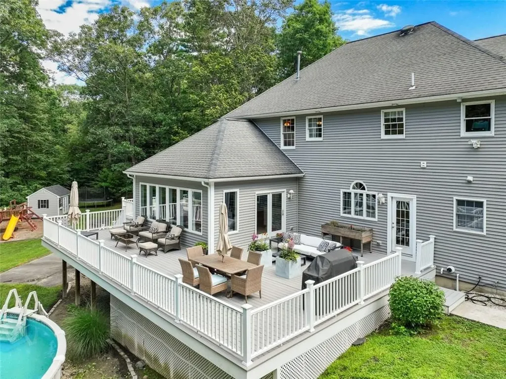 172 Little Pond County Road Cumberland RI 02864