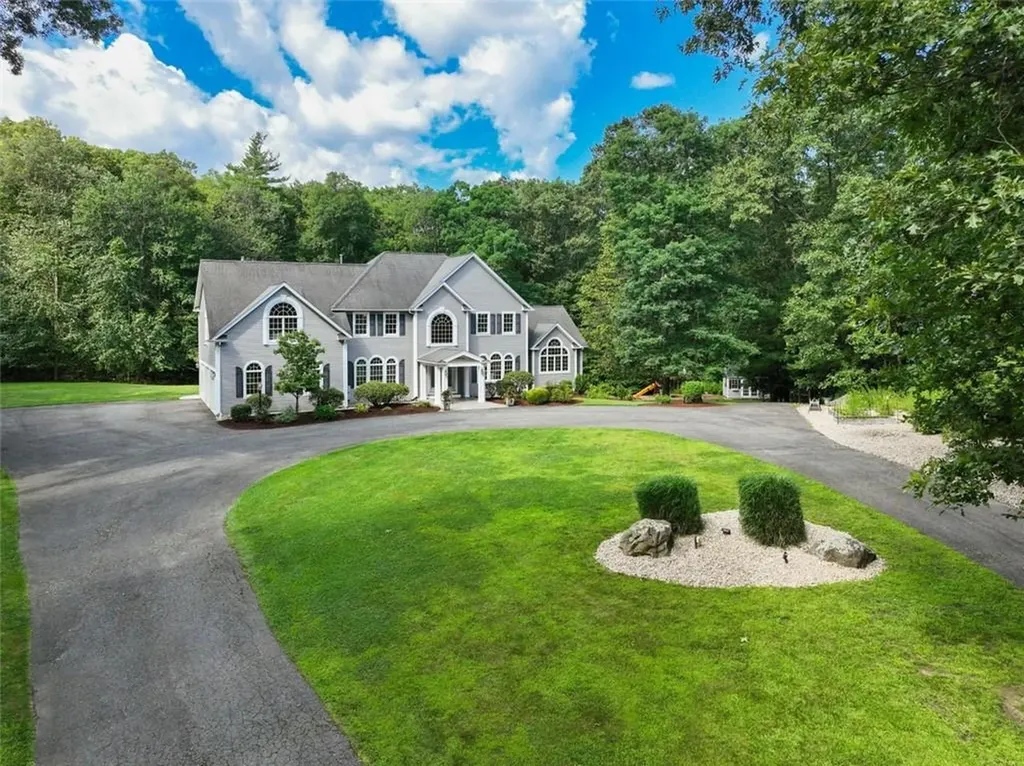172 Little Pond County Road Cumberland RI 02864