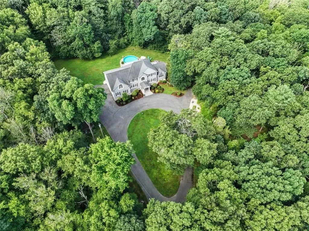 172 Little Pond County Road Cumberland RI 02864
