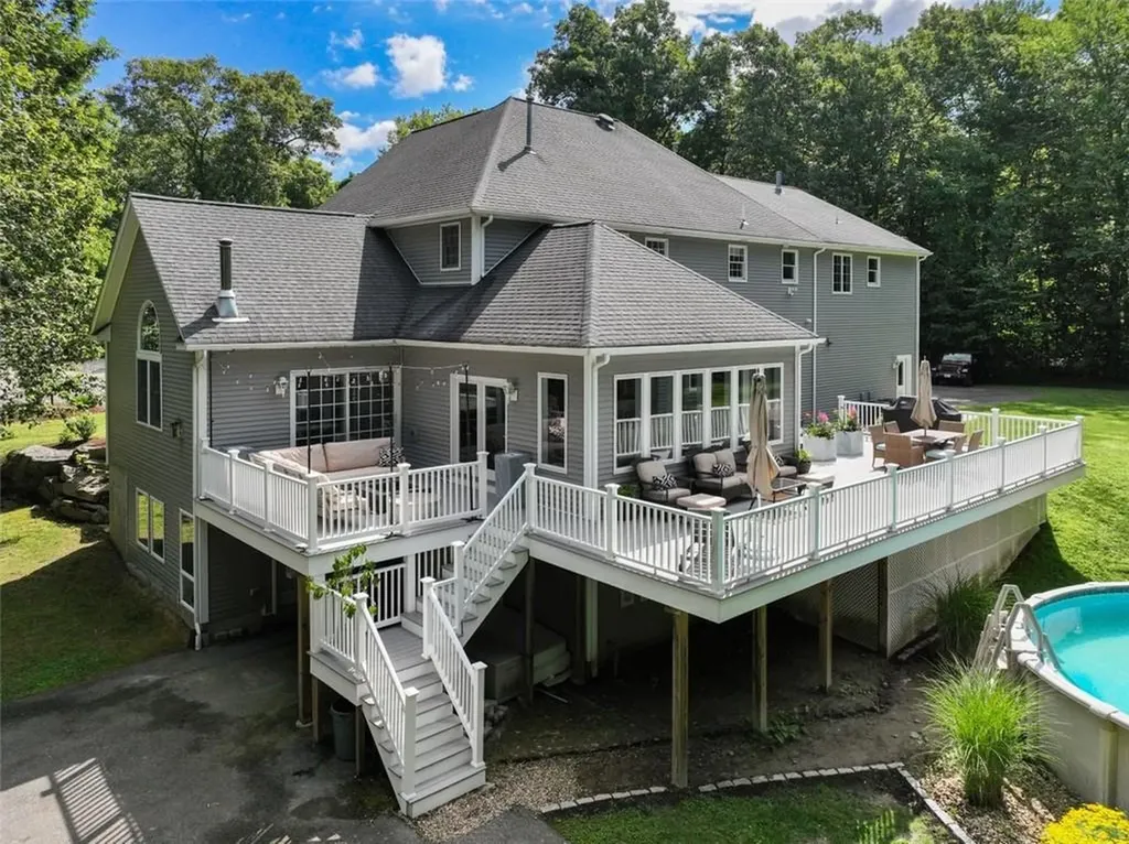 172 Little Pond County Road Cumberland RI 02864