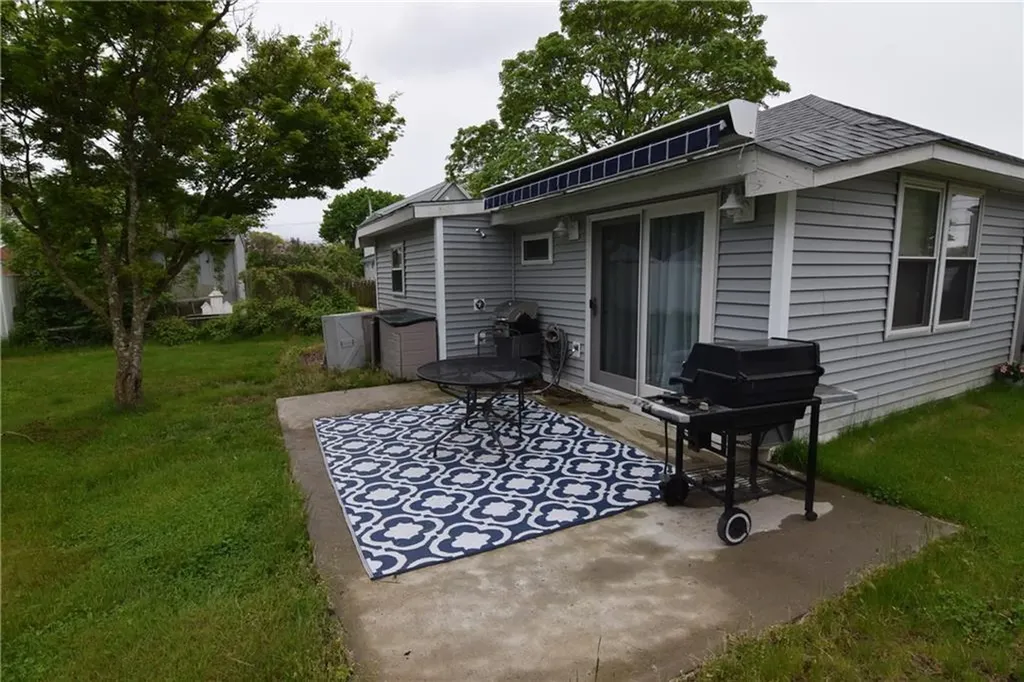 154 Beach Street Westerly RI 02891