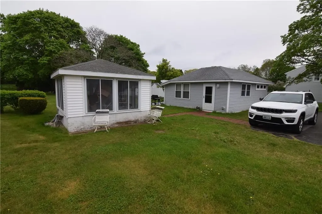 154 Beach Street Westerly RI 02891