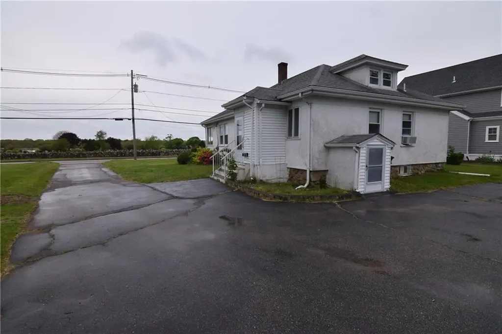 154 Beach Street Westerly RI 02891