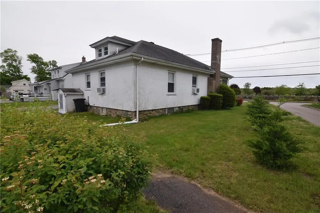 154 Beach Street Westerly RI 02891