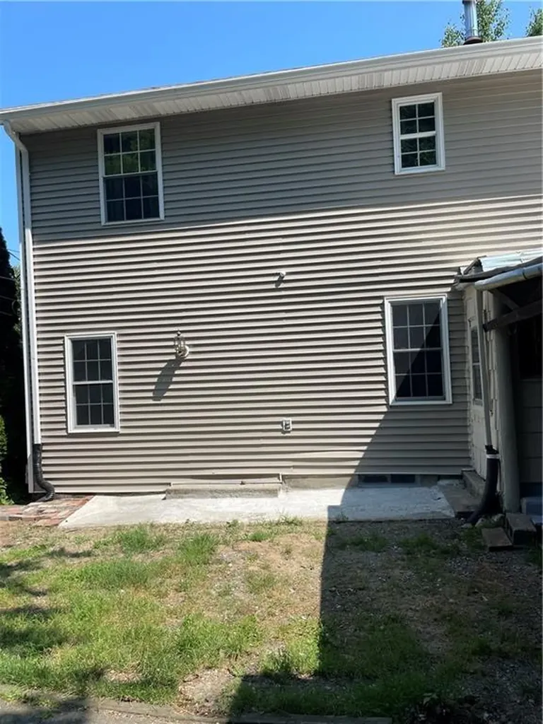 48 Lonsdale Street West Warwick RI 02893