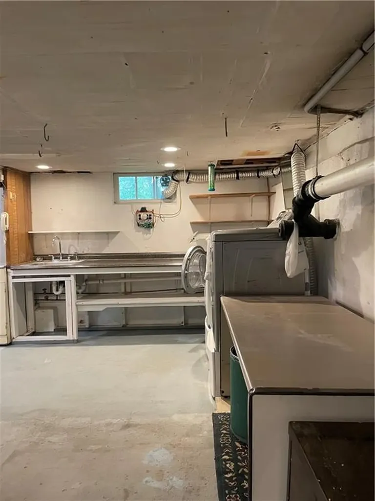 48 Lonsdale Street West Warwick RI 02893