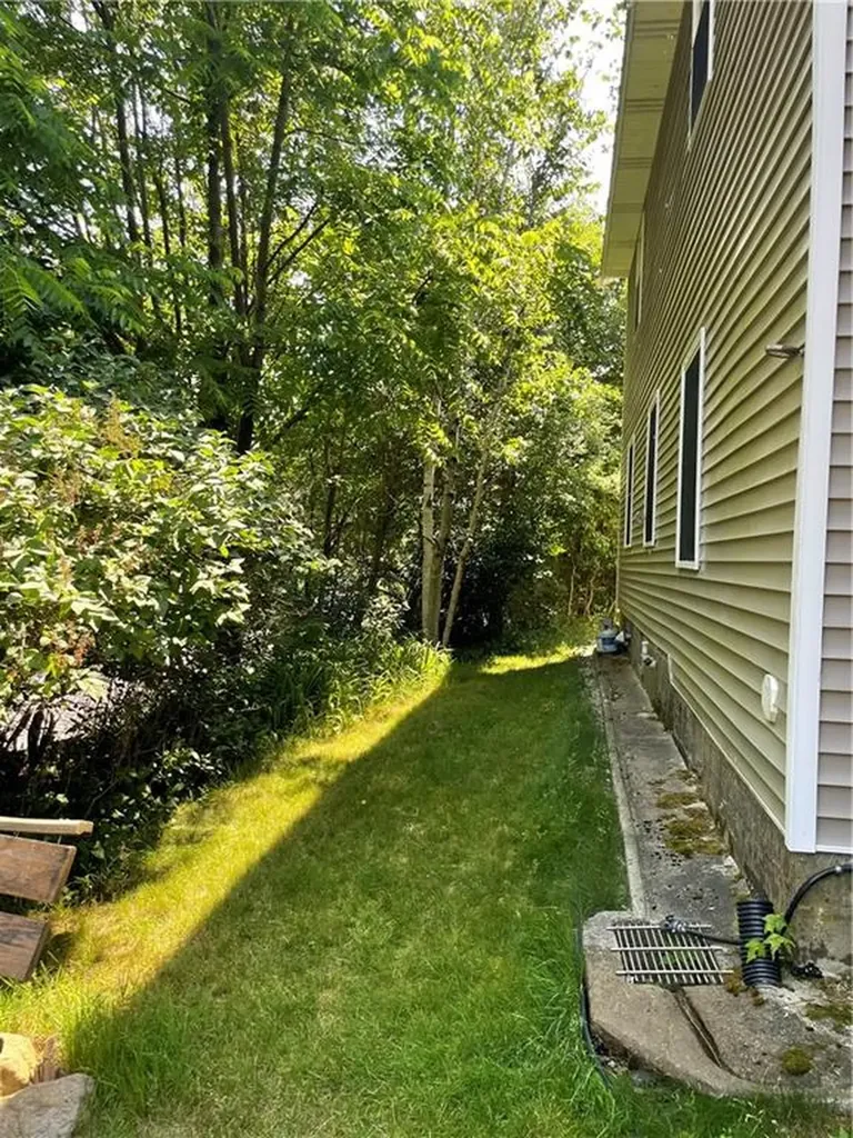 48 Lonsdale Street West Warwick RI 02893