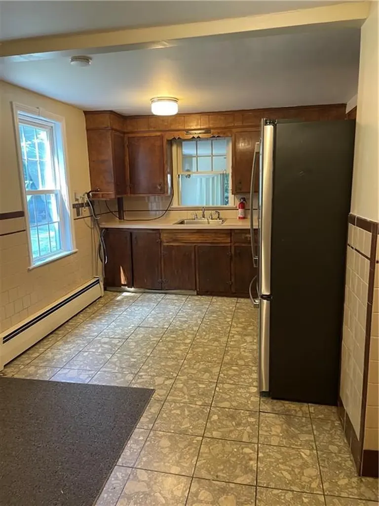 48 Lonsdale Street West Warwick RI 02893