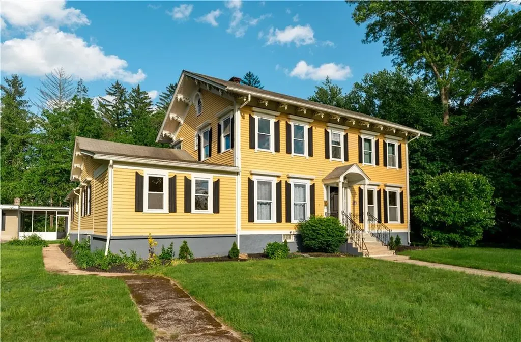 42 Bridal Avenue Warwick RI 02886