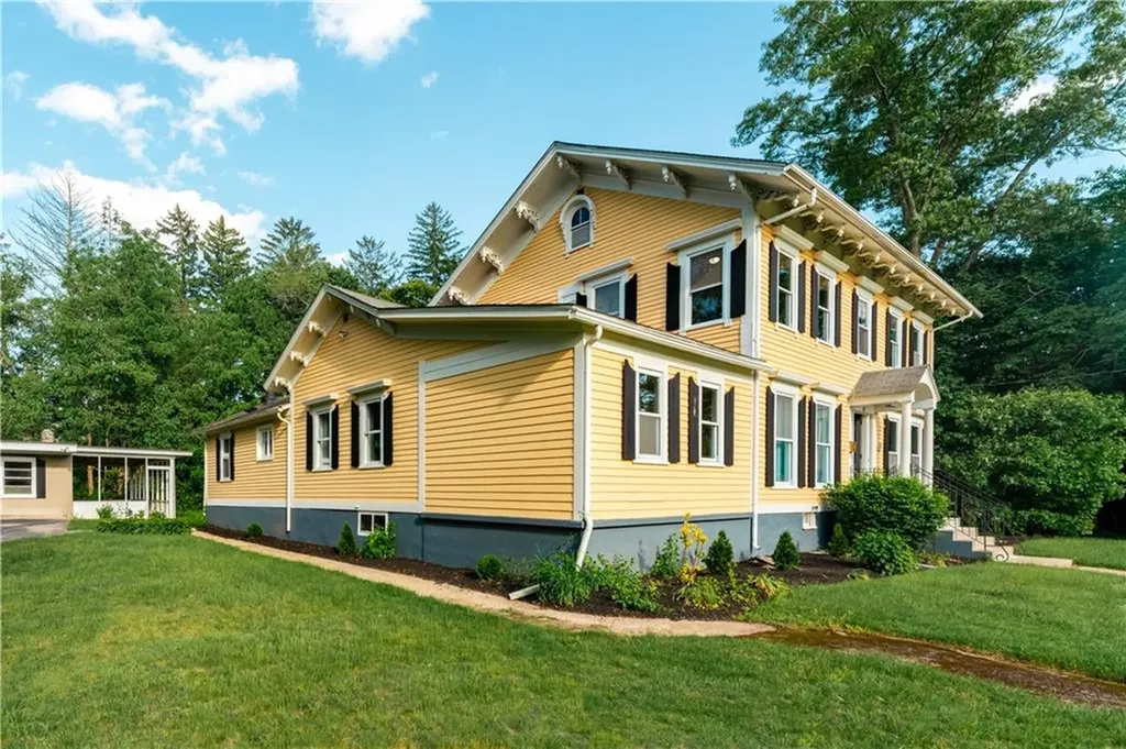 42 Bridal Avenue Warwick RI 02886
