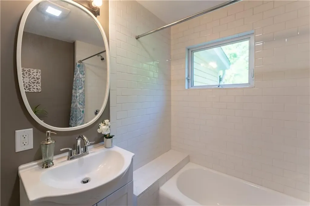 42 Bridal Avenue Warwick RI 02886