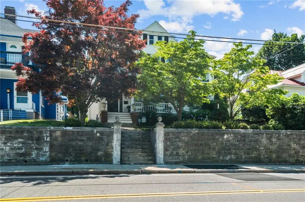 668 Park Avenue Woonsocket RI 02895