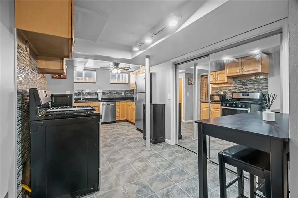 668 Park Avenue Woonsocket RI 02895
