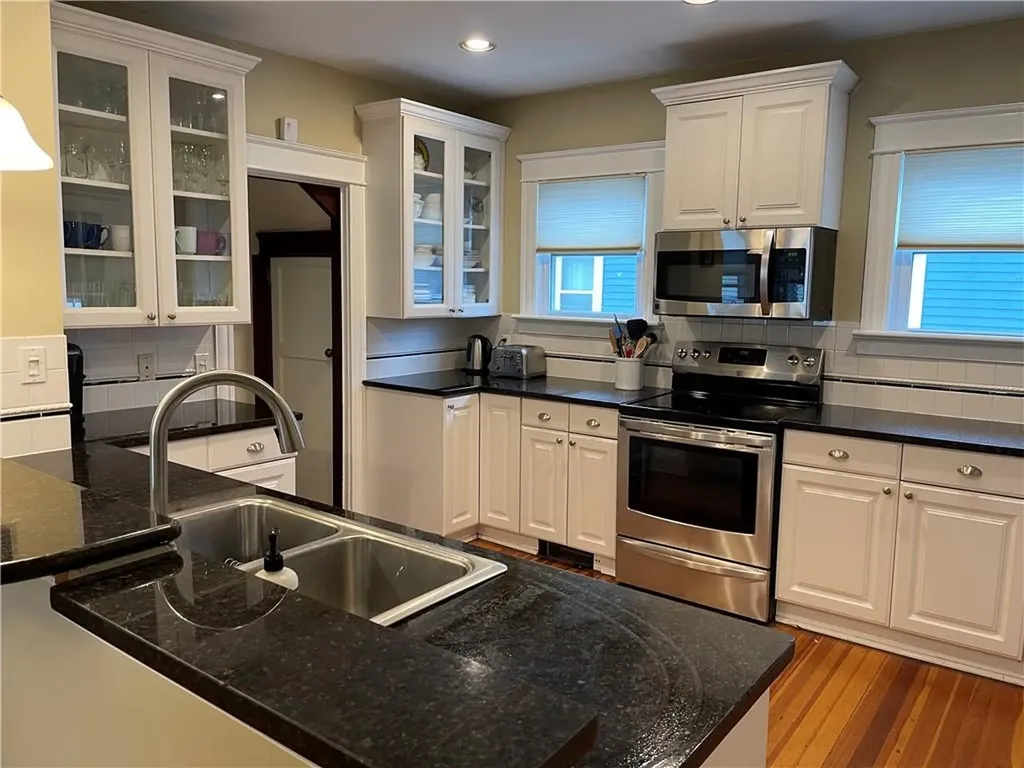 35 Annandale Road Newport RI 02840