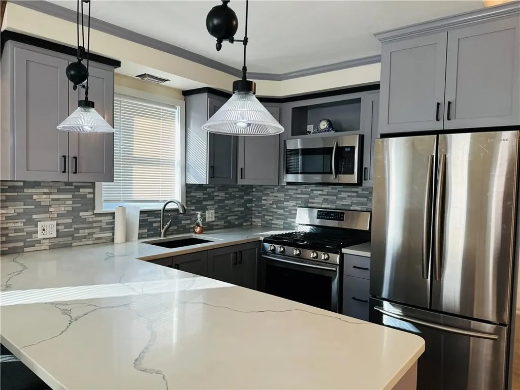 17 Mason Avenue Bristol RI 02809