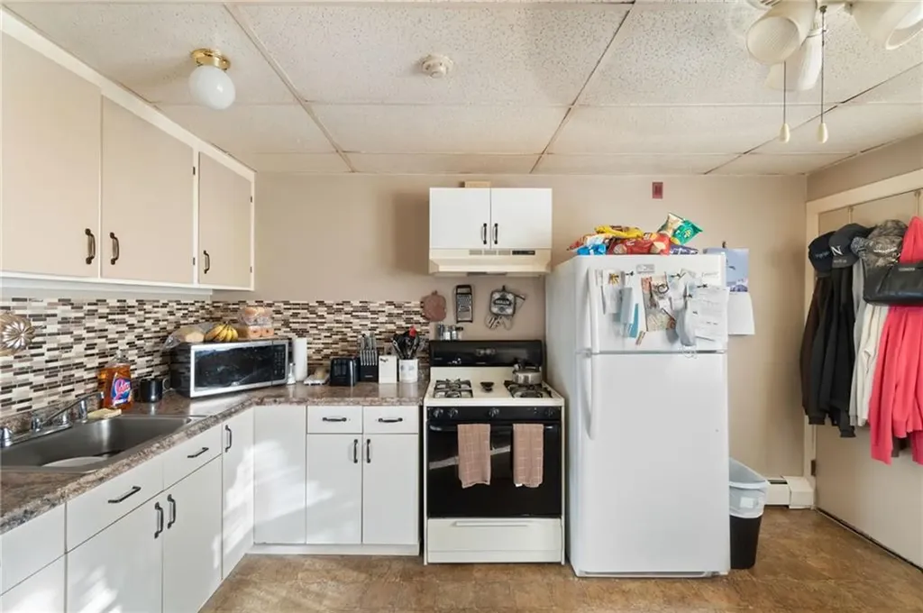 32 Weaver Street West Warwick RI 02893