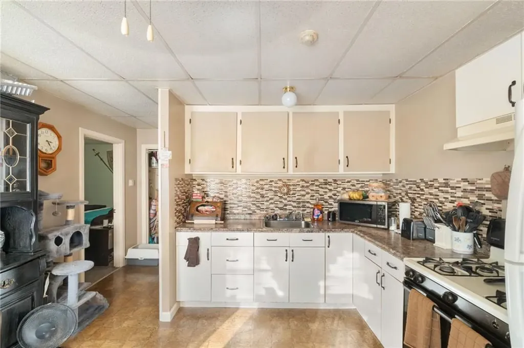 32 Weaver Street West Warwick RI 02893