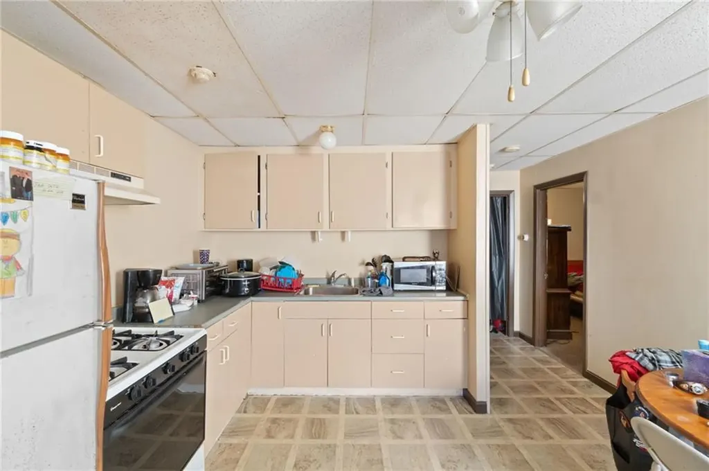 32 Weaver Street West Warwick RI 02893