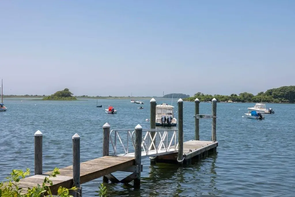419 West Beach Road Charlestown RI 02813