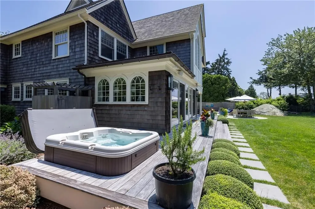 419 West Beach Road Charlestown RI 02813