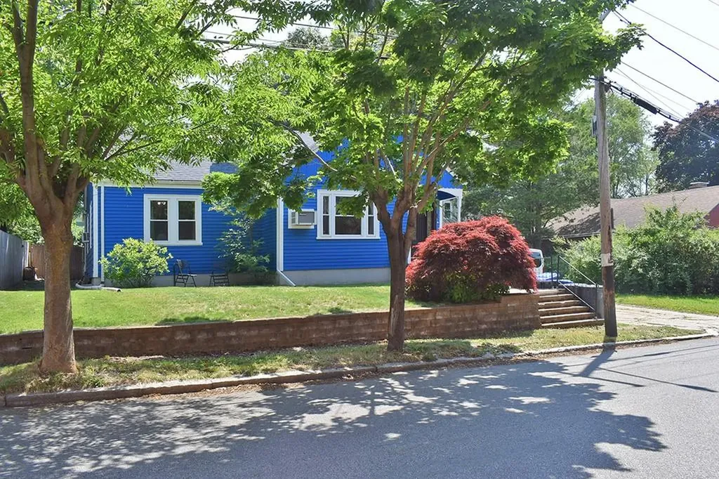 124 Edgehill Road Providence RI 02906