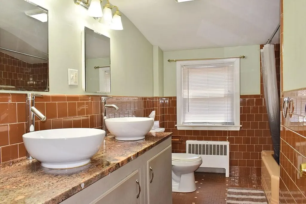 124 Edgehill Road Providence RI 02906