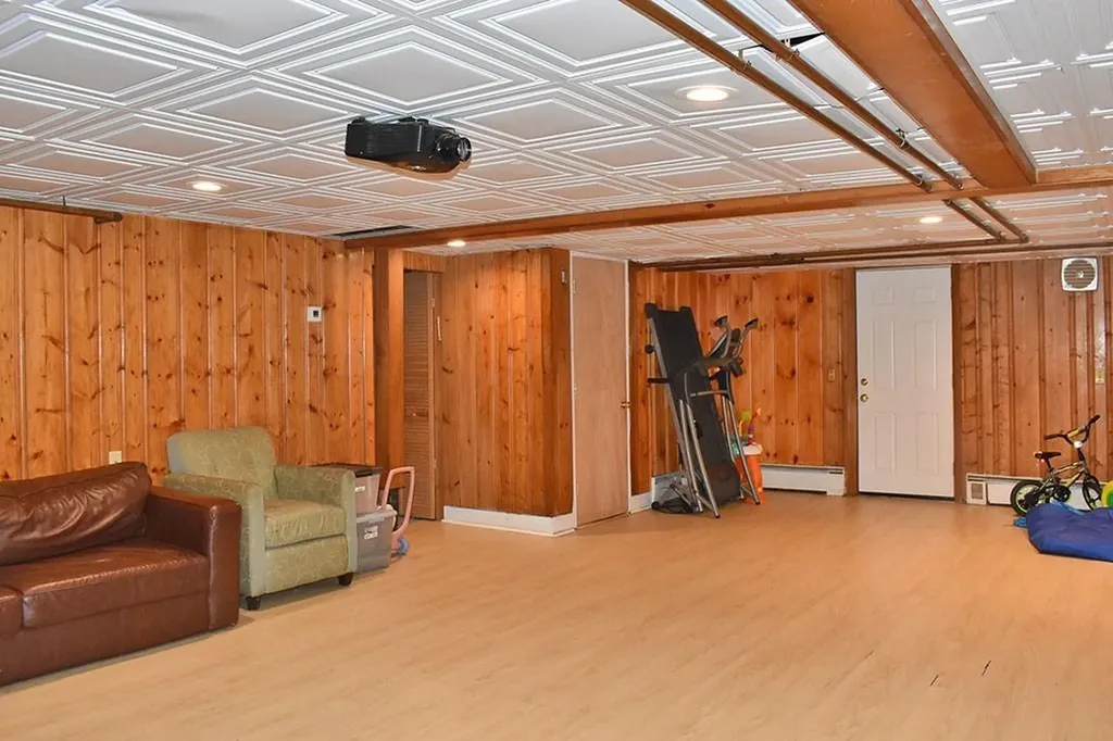 124 Edgehill Road Providence RI 02906