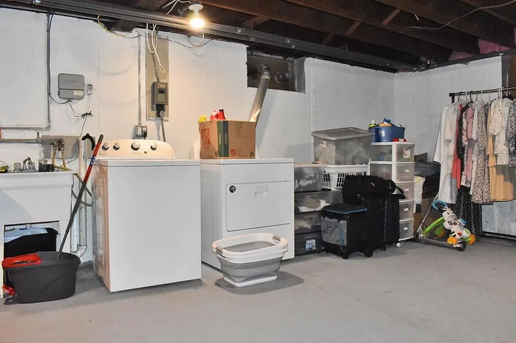 124 Edgehill Road Providence RI 02906
