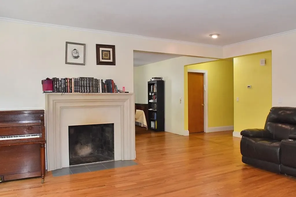 124 Edgehill Road Providence RI 02906