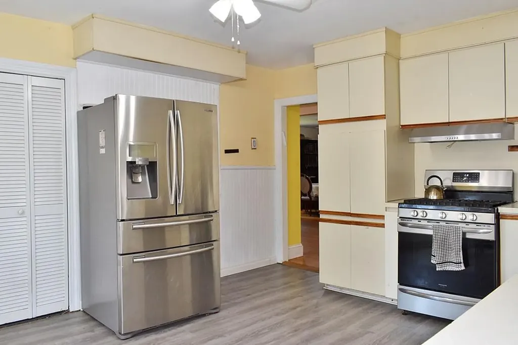 124 Edgehill Road Providence RI 02906