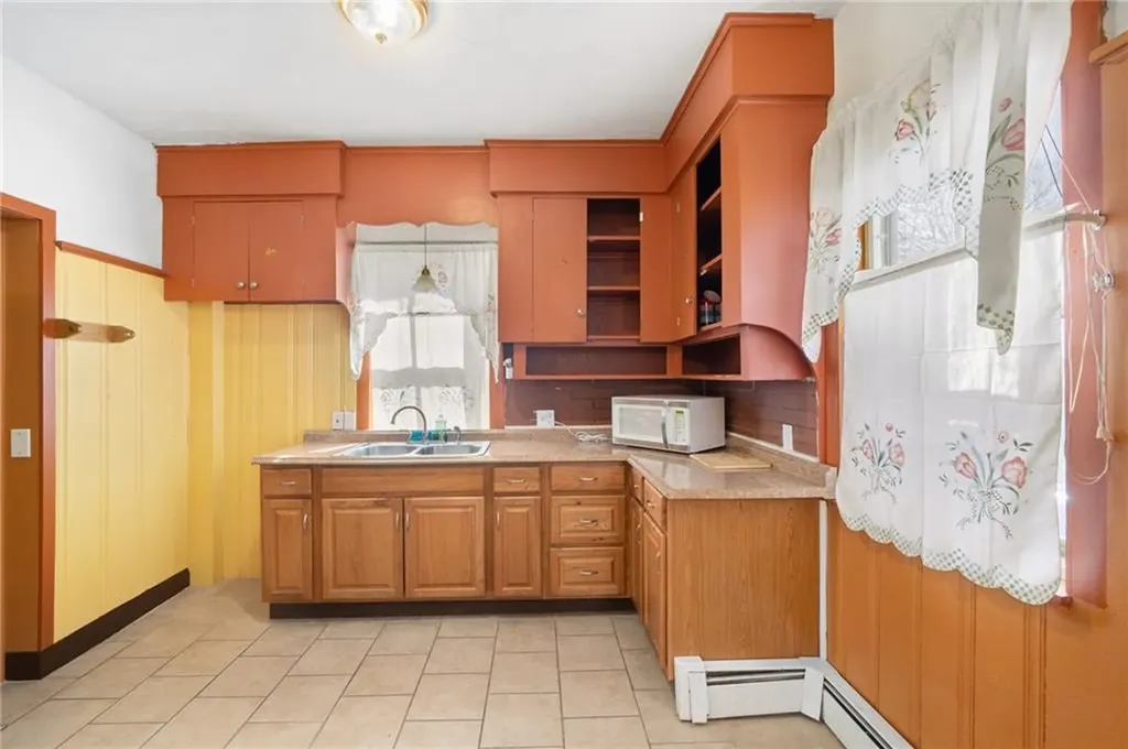 24 Sisson Street Pawtucket RI 02860