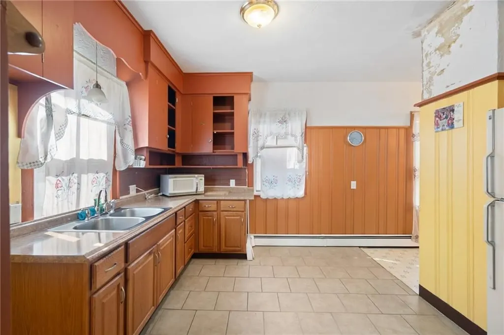 24 Sisson Street Pawtucket RI 02860