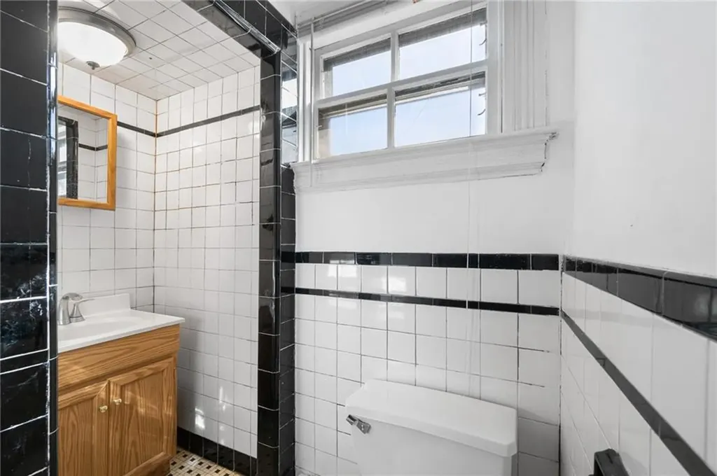 24 Sisson Street Pawtucket RI 02860