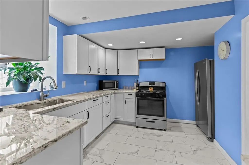 180 Vincent Avenue North Providence RI 02904