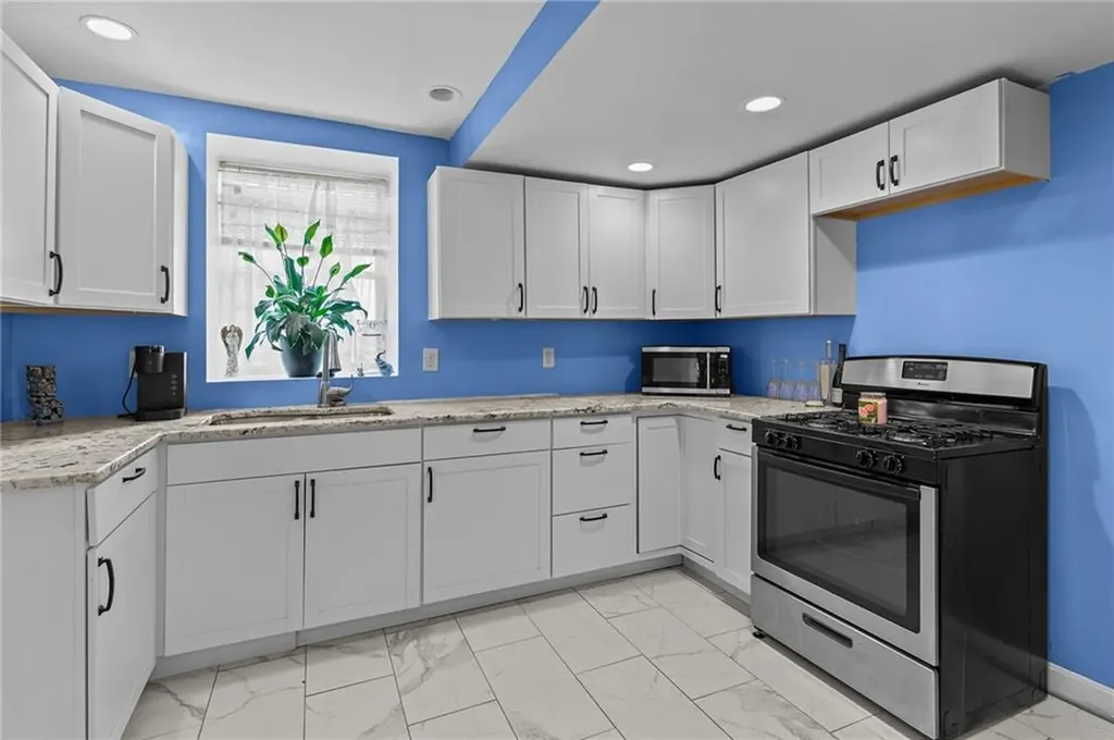 180 Vincent Avenue North Providence RI 02904