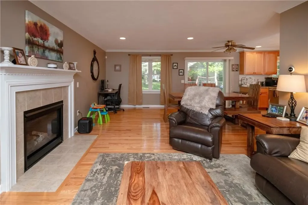 2 Douglas Fir Way Coventry RI 02816