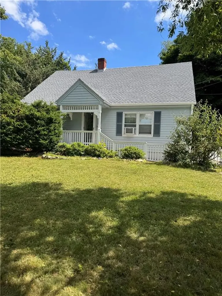 25 Boiling Spring Avenue Westerly RI 02891