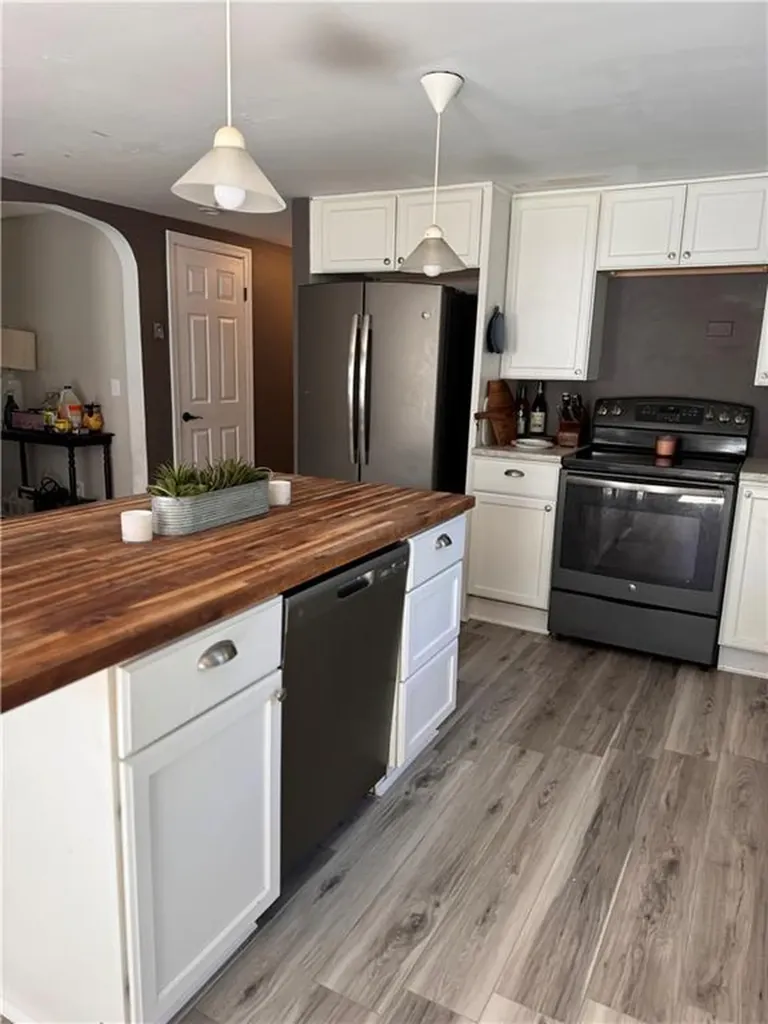 25 Boiling Spring Avenue Westerly RI 02891