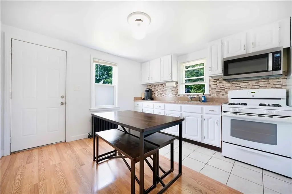 16 Windwood Road Cranston RI 02920