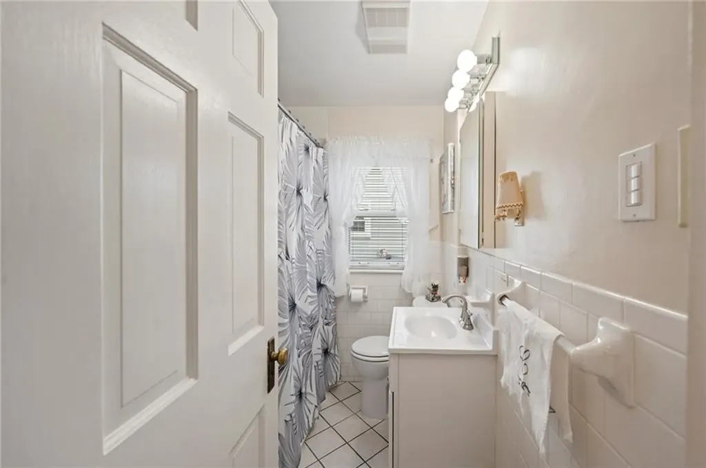 104 Benedict Street Pawtucket RI 02861
