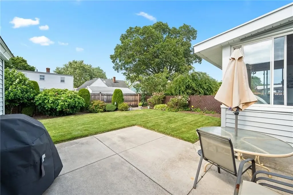 104 Benedict Street Pawtucket RI 02861