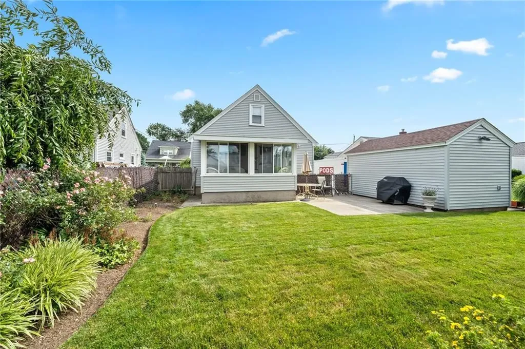 104 Benedict Street Pawtucket RI 02861