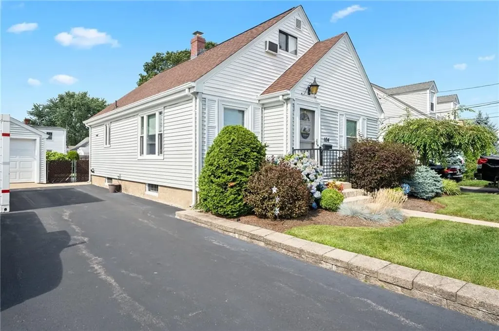 104 Benedict Street Pawtucket RI 02861