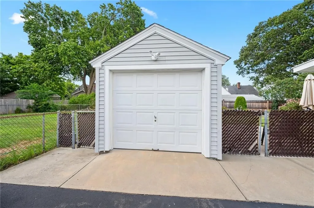 104 Benedict Street Pawtucket RI 02861
